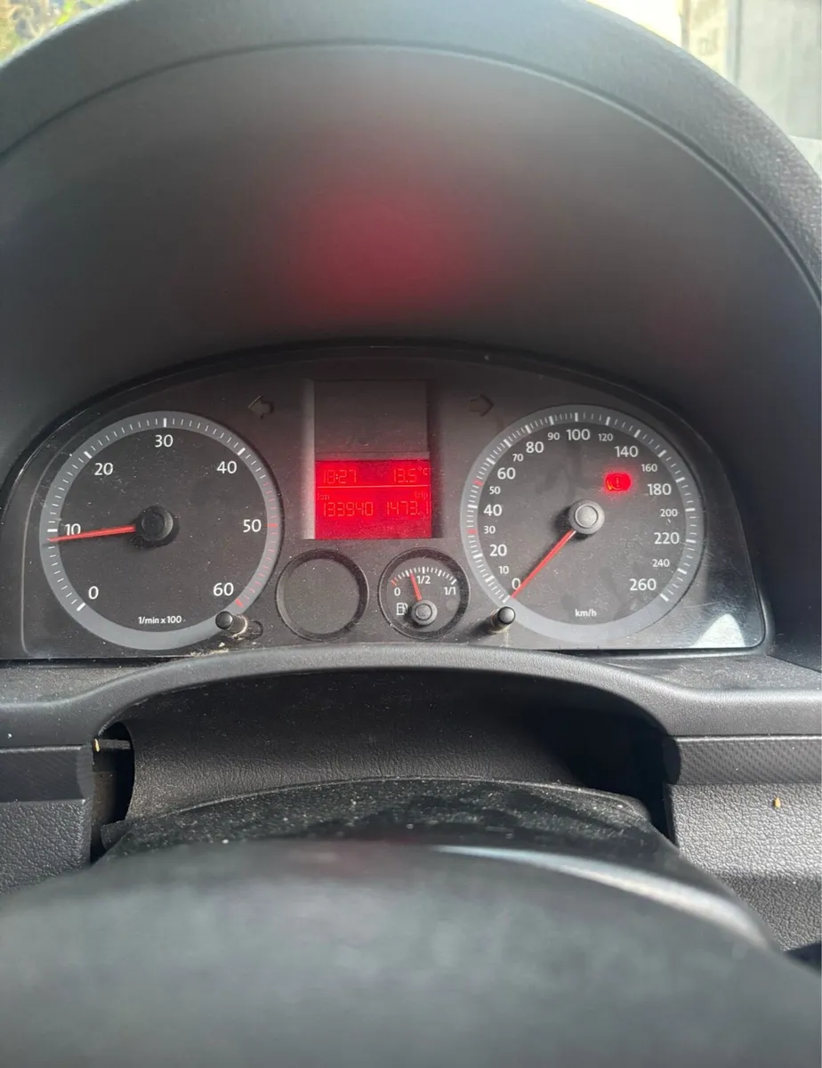 vw caddy Low milage  doe and taxed - Image 4