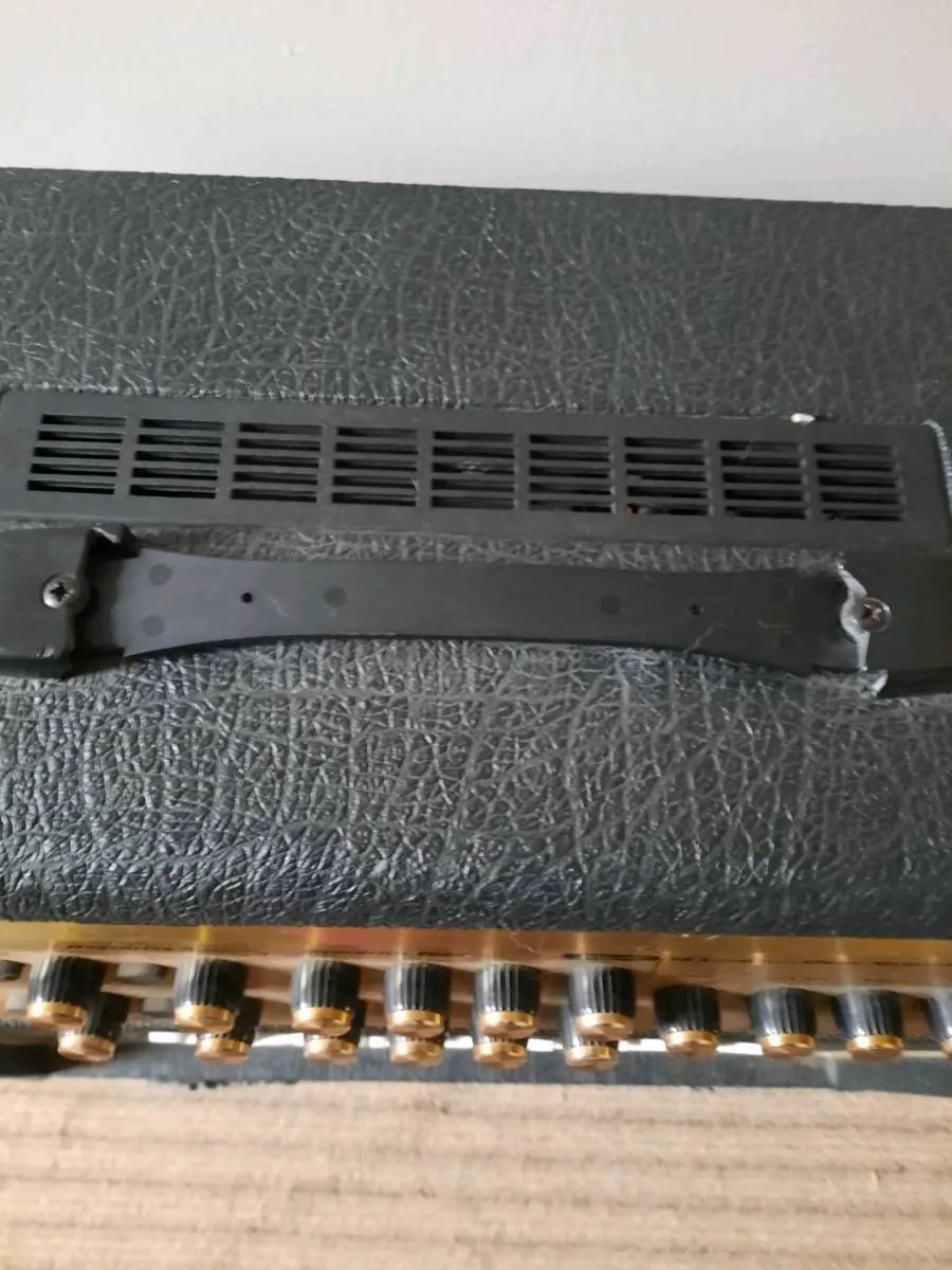 Marshall valvestate avt 100 hybrid amplifier - Image 2