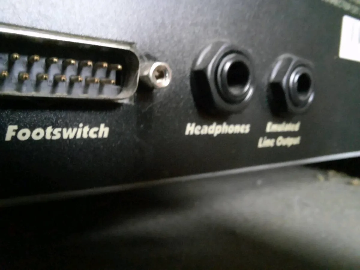 Marshall valvestate avt 100 hybrid amplifier - Image 3