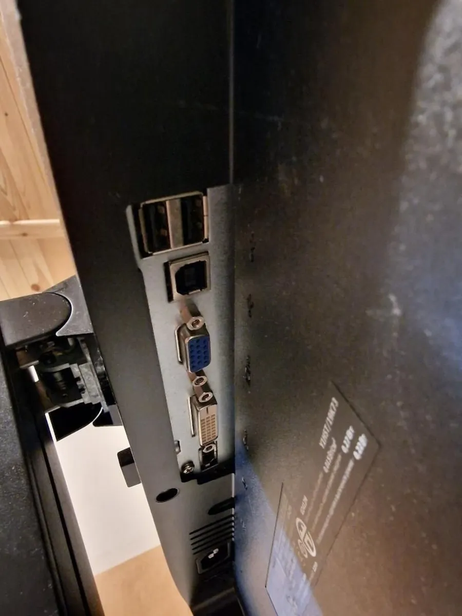 Dell UltraSharp U2412m 24" IPS LED Monitor - Image 3