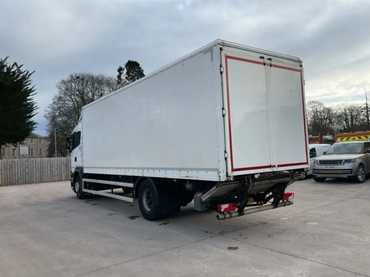 2015 Scania G250 4x2 Boxvan - Image 4