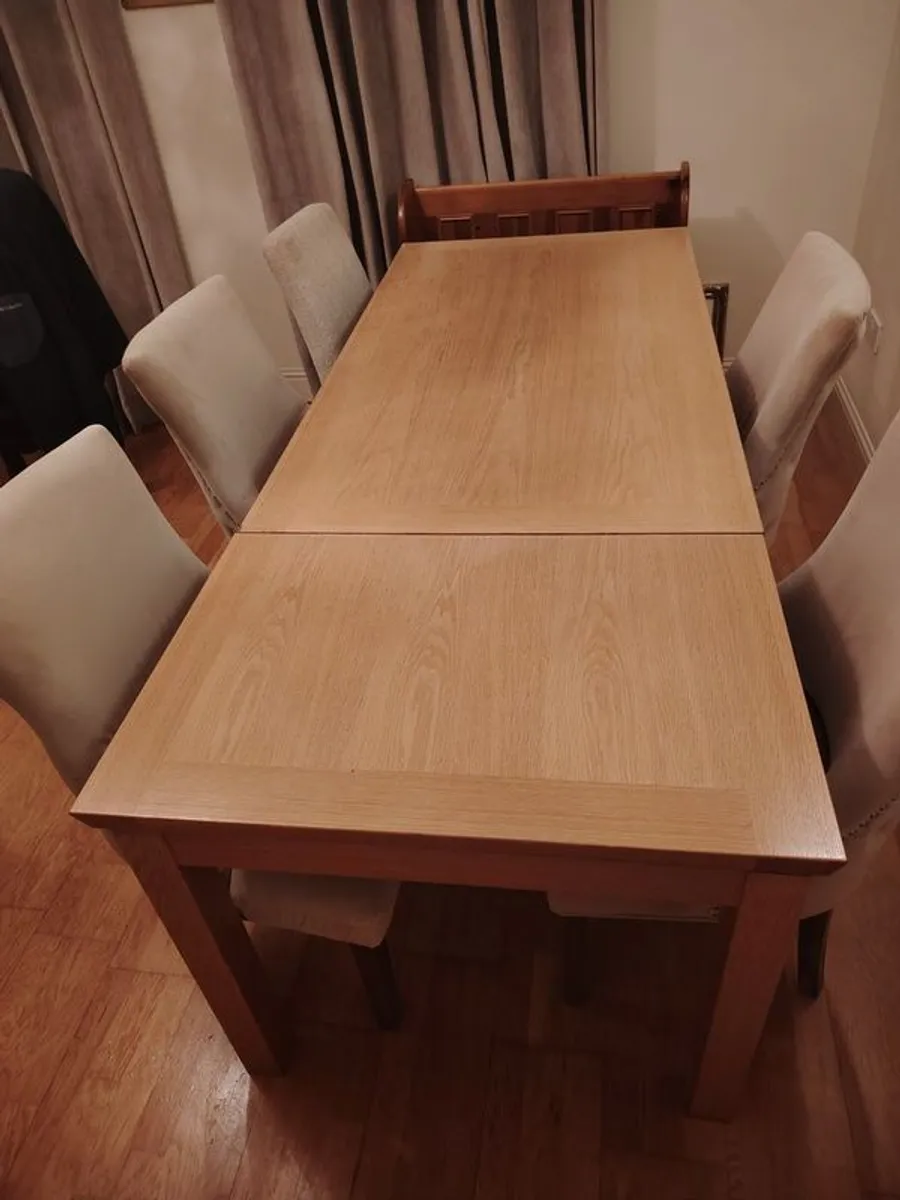 Dining table - Image 1