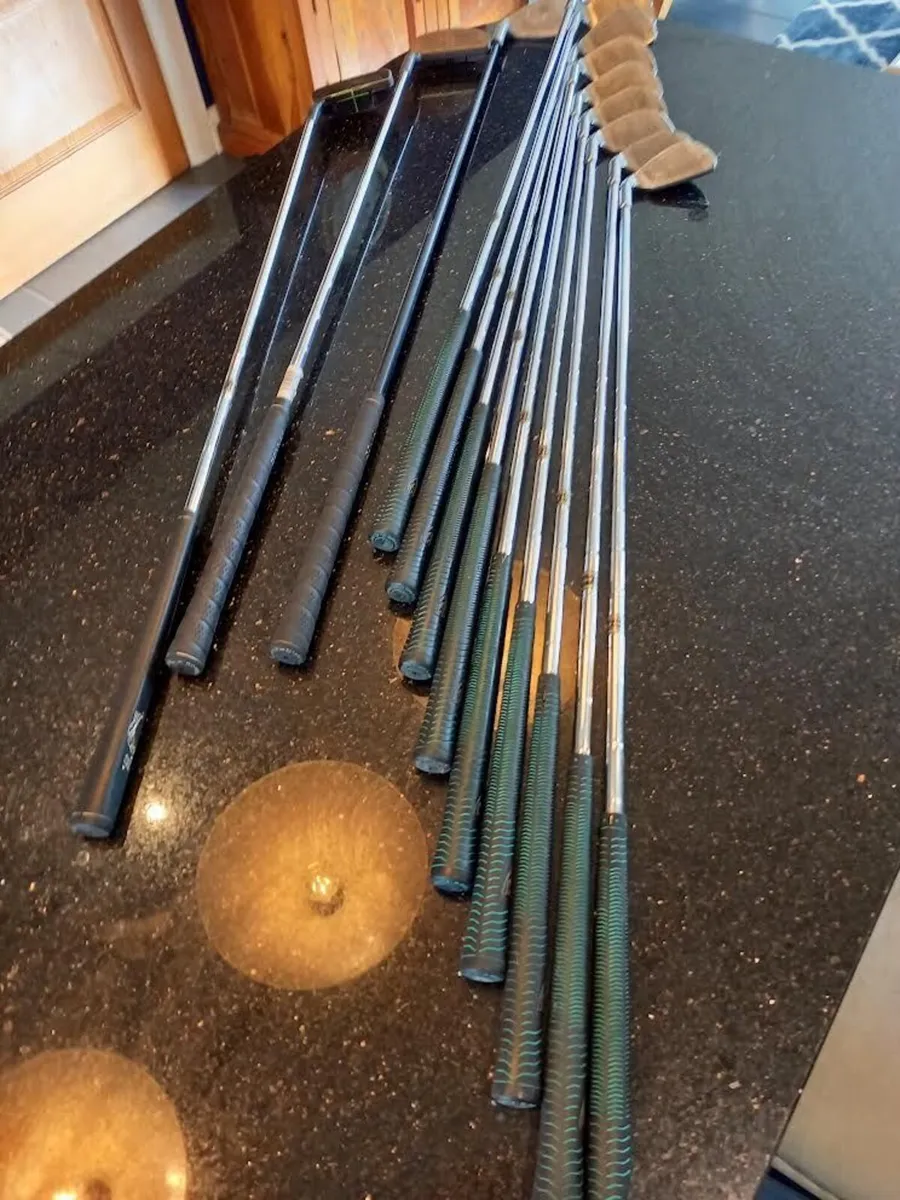 Golf Clubs and Trolley - Image 4