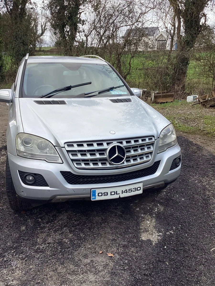 Mercedes keep - Image 1