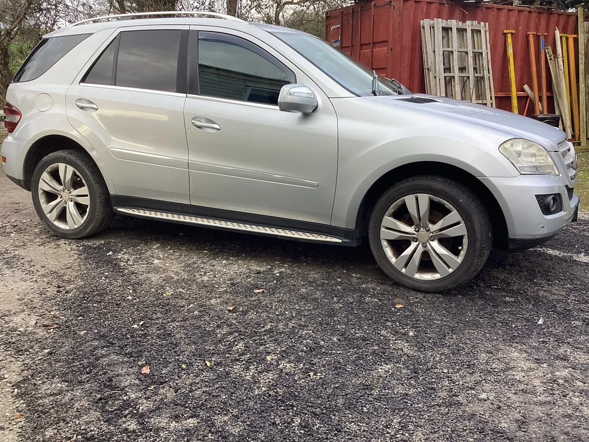 Mercedes keep - Image 2