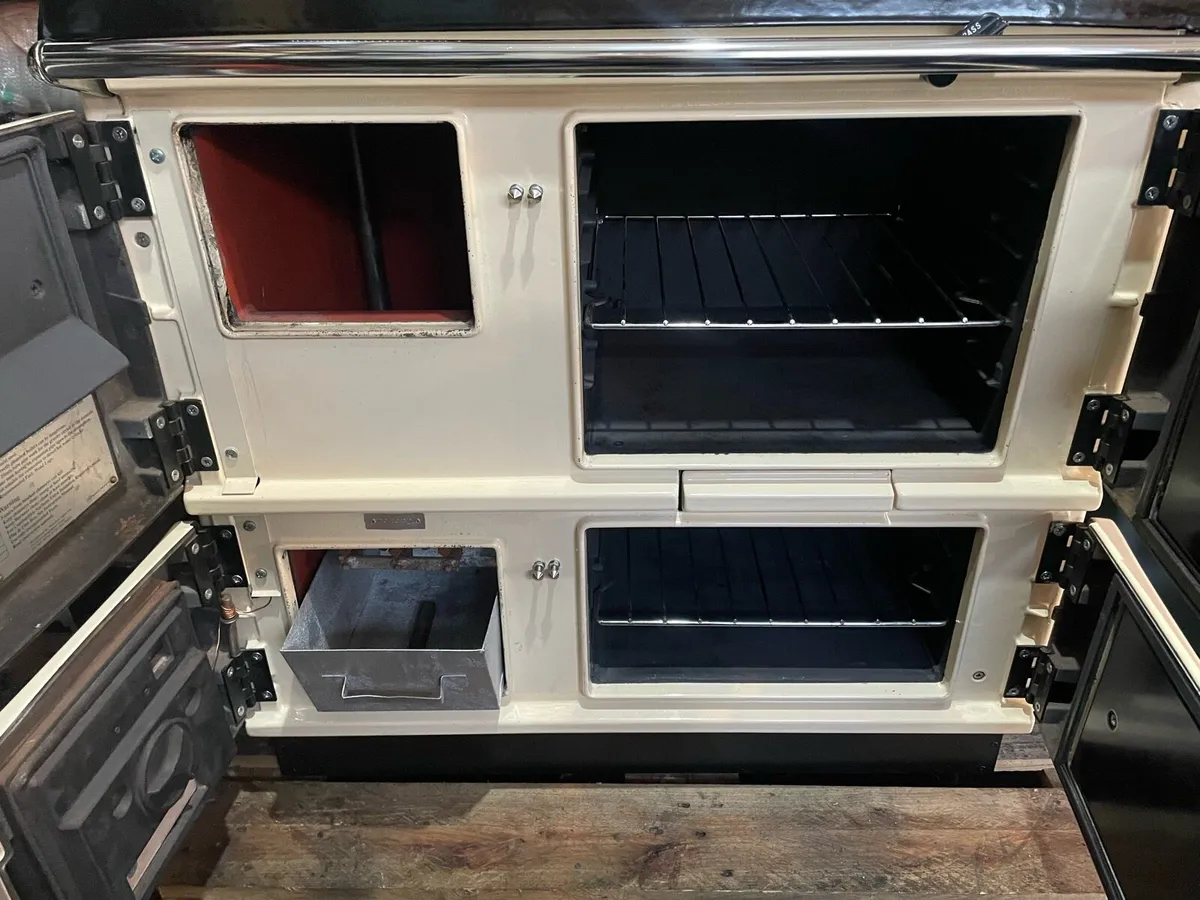 Stanley Donard solid fuel range - Image 2