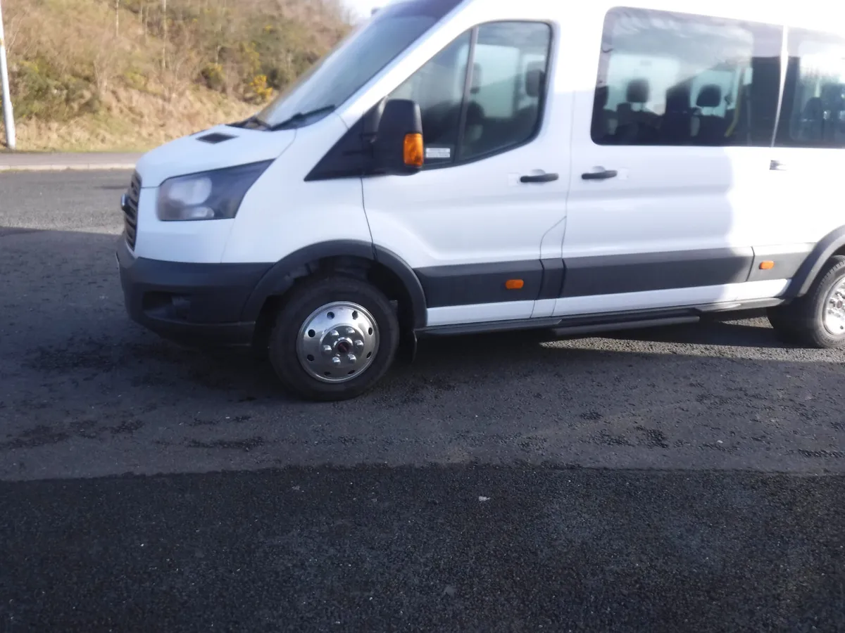 Ford Transit Minibus 2018 2.2 engine air con. - Image 2