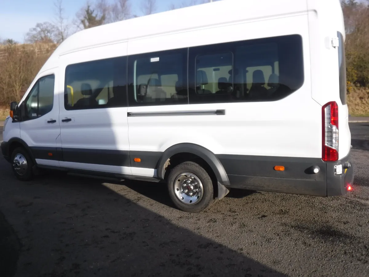 Ford Transit Minibus 2018 2.2 engine air con. - Image 4
