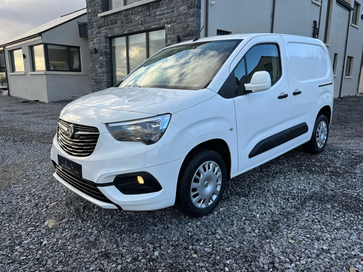 2021 Vauxhall Combo Sportive 3 Seater - Image 3