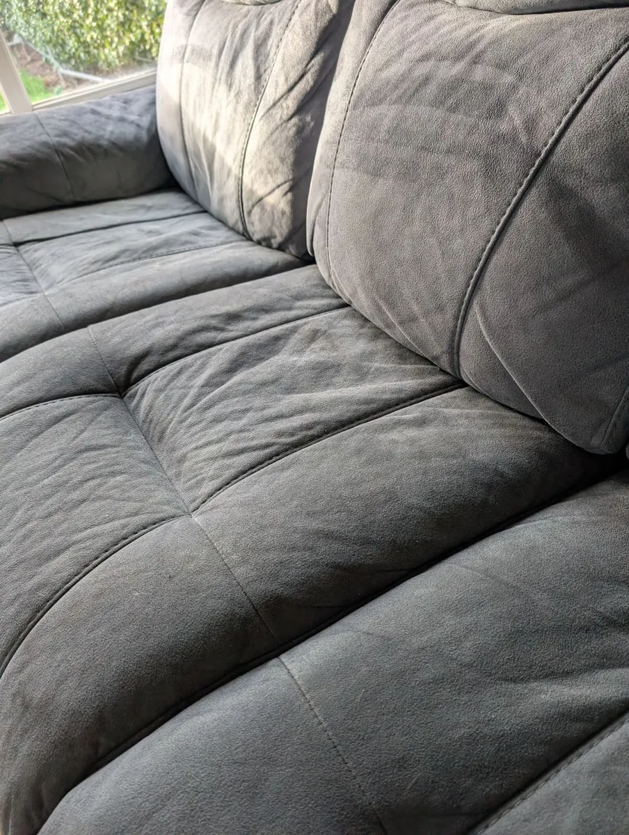 3 seater electric recliner - Image 2