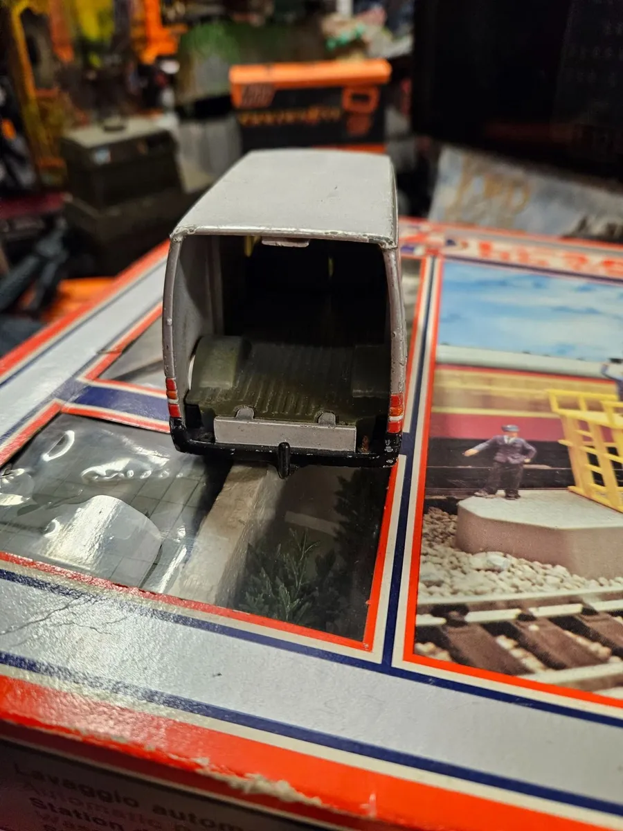 Britain's Ford Transit Van - Image 2