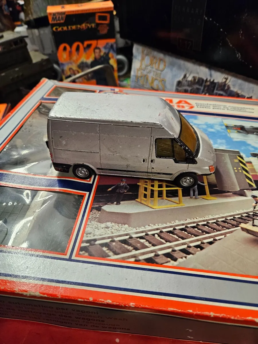 Britain's Ford Transit Van - Image 4