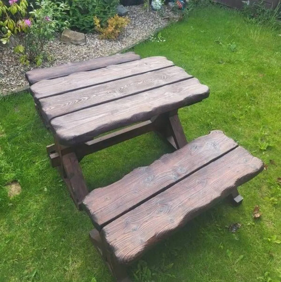 Garden table and 2 benches - Image 2
