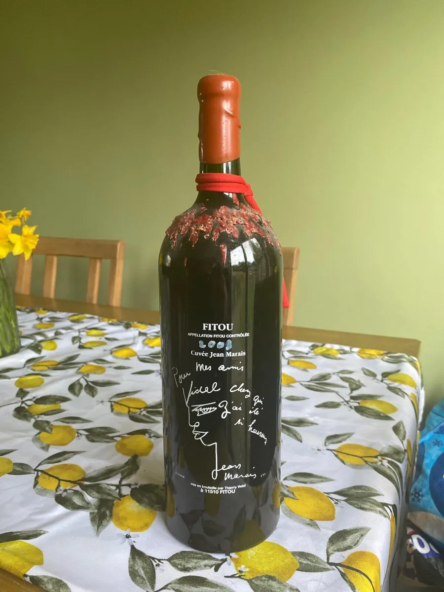 Magnum (1.5L) 	•	Glass-printed Jean Marais artwork - Image 3