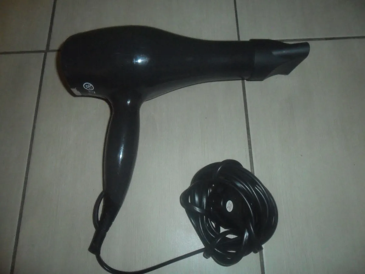 Toni & Guy hair dryer - Image 2