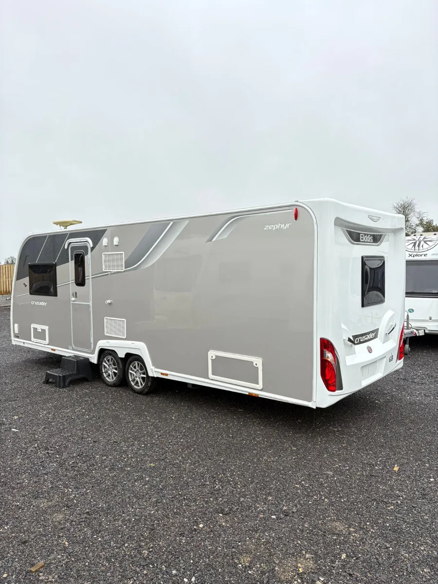 STUNNING Elddis 4 berth fixed island bed caravan - Image 4