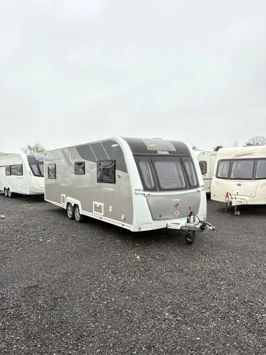 STUNNING Elddis 4 berth fixed island bed caravan - Image 2