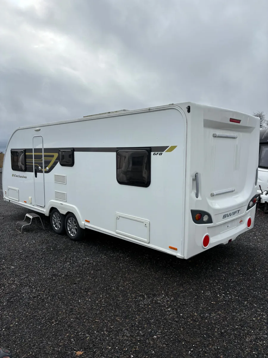 STUNNING Swift 6 berth fixed bed caravan for sale - Image 4