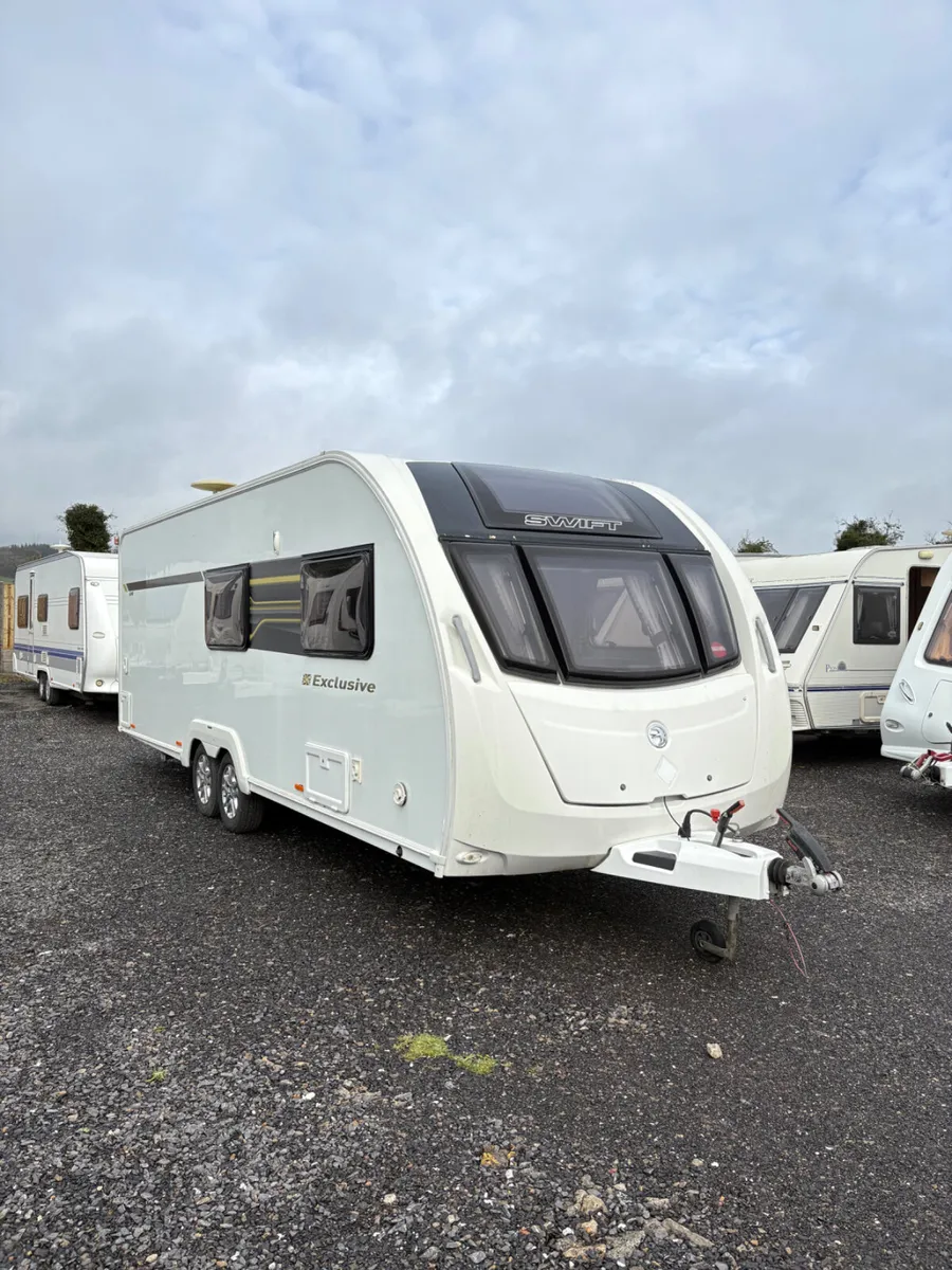 STUNNING Swift 6 berth fixed bed caravan for sale - Image 2