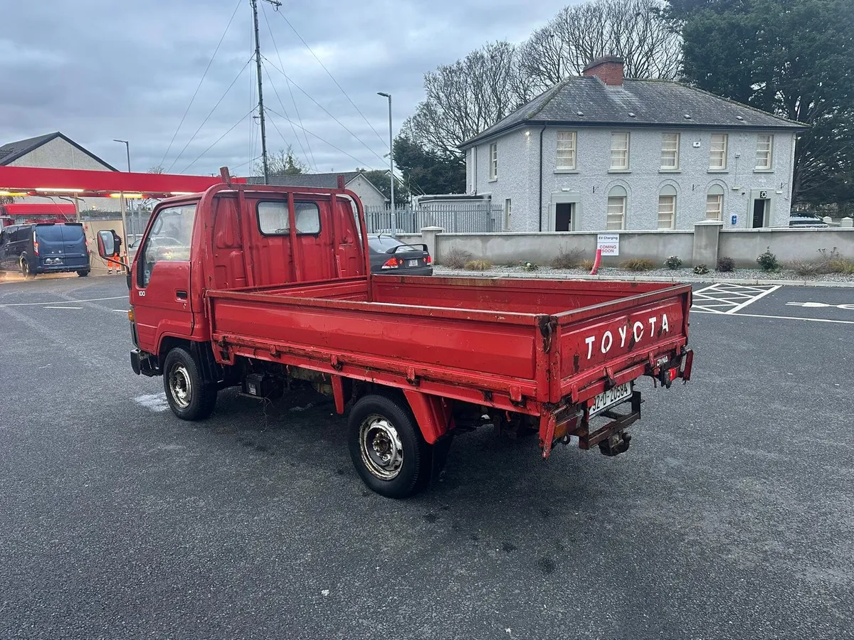 Toyota Dyna 1992 - Image 4