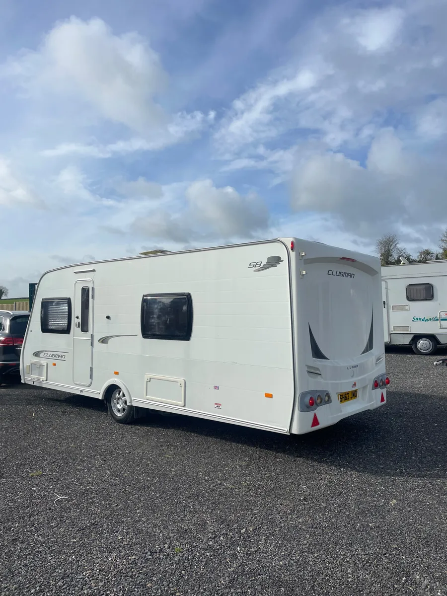 Lunar 4 Berth Fixed Single Bed Caravan For Sale - Image 4