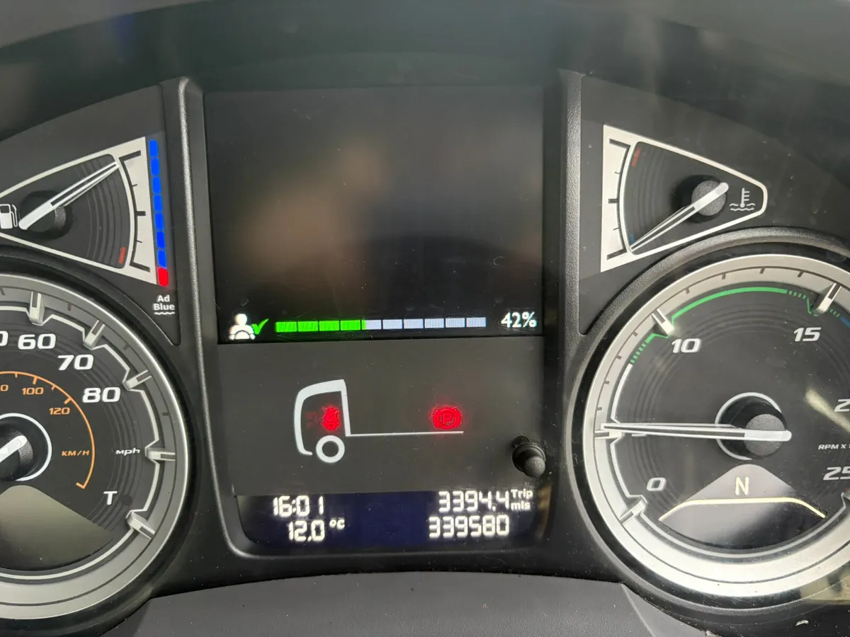 2019 DAF CF450 8X4 INSULATED BODY TARMAC TIPPER - Image 4