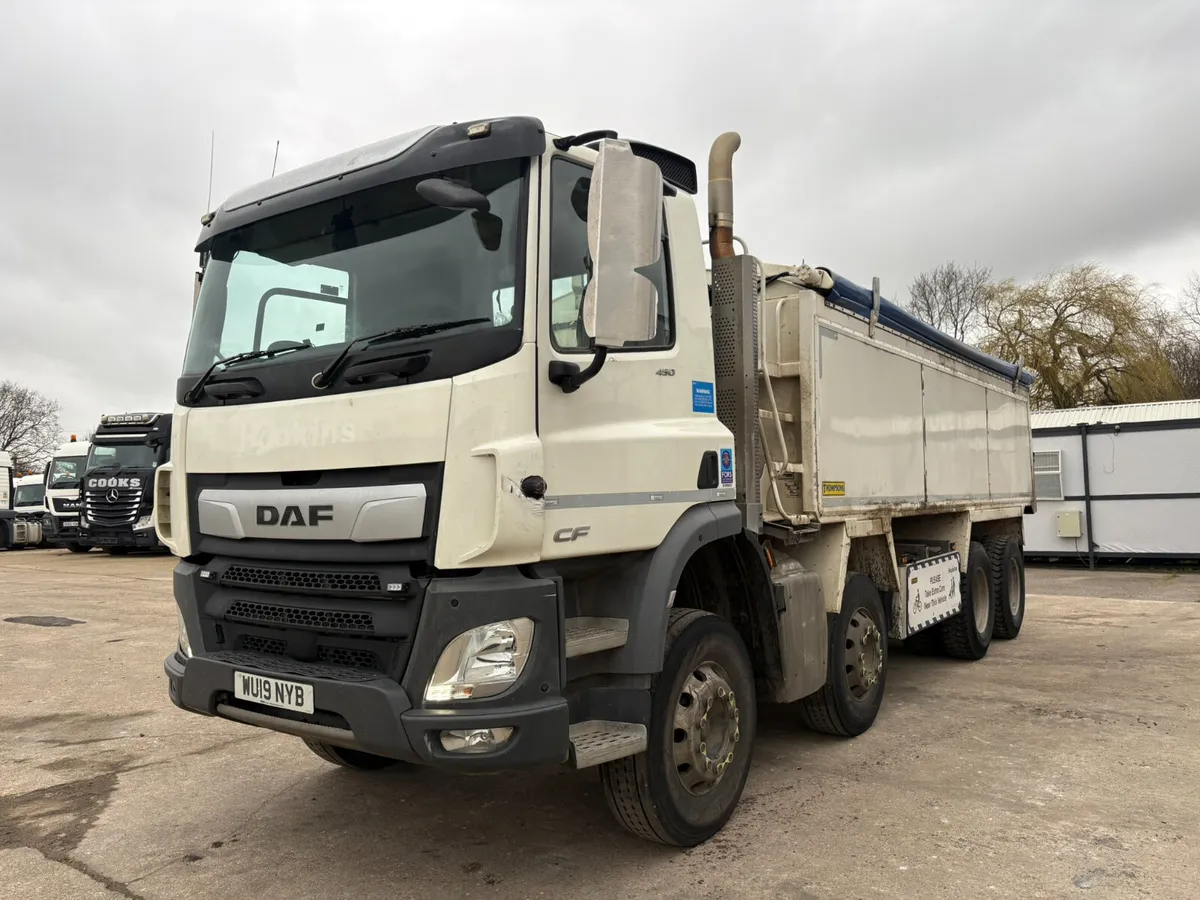 2019 DAF CF450 8X4 INSULATED BODY TARMAC TIPPER - Image 1
