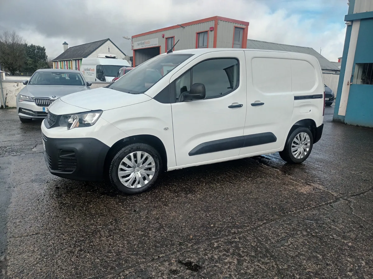 2021 Peugeot Partner PROFESSIONAL PLUS 1.5  HDI - Image 4