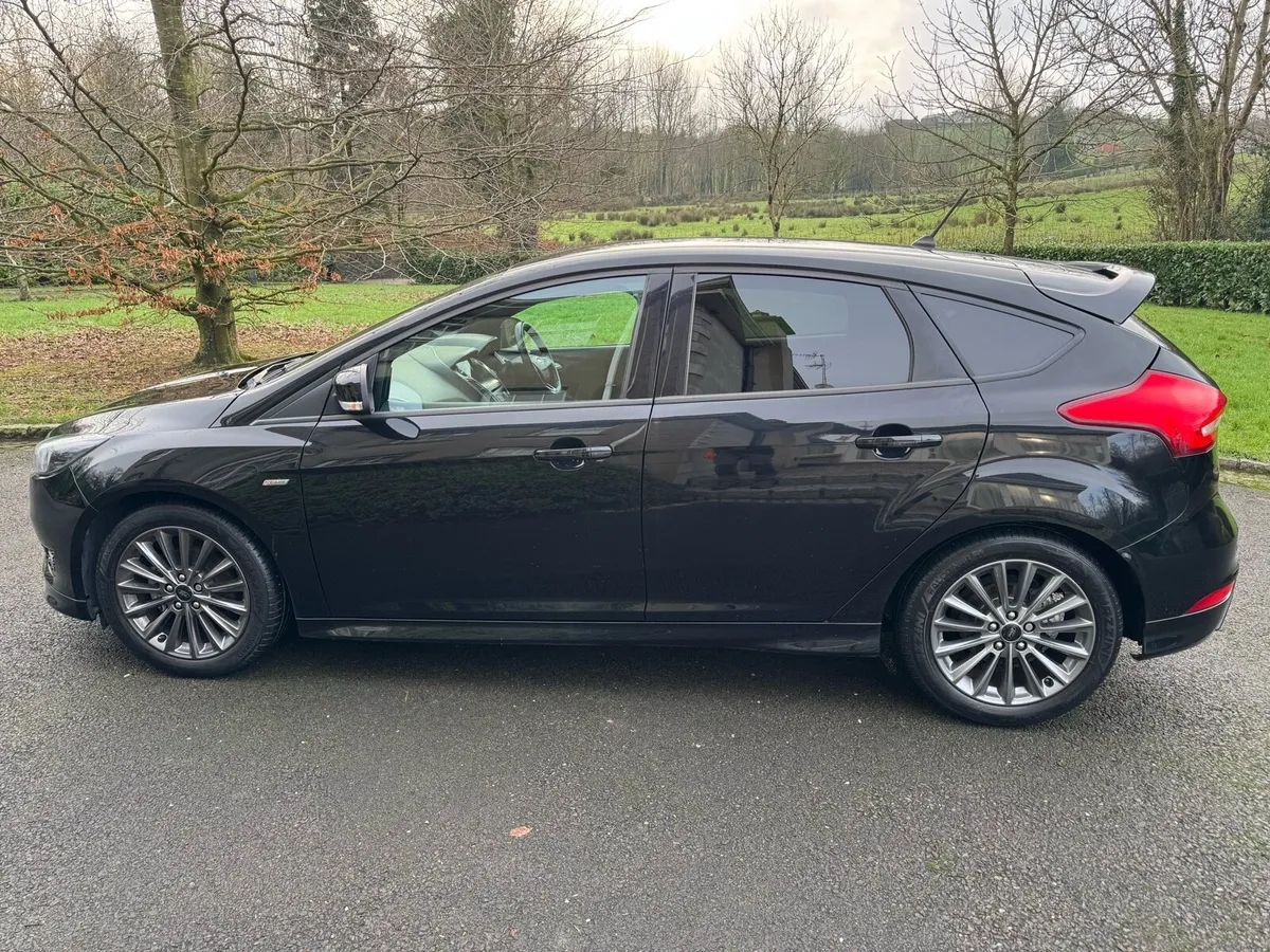 2018 Ford Focus 1.0 EcoBoost 140 ST-Line 5dr - Image 2