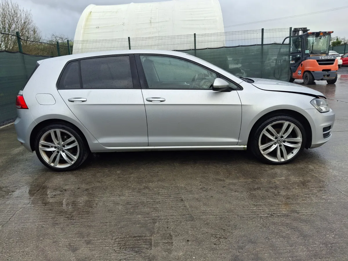 2015 Volkswagen Golf TDI - Image 3