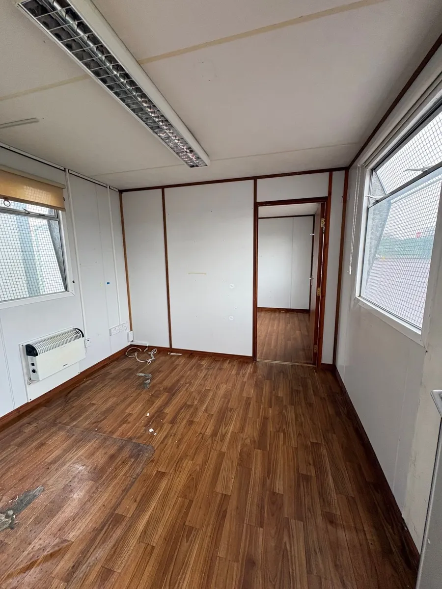 6m x 3m (20ft x 10ft) Split Office/Office Cabin - Image 4