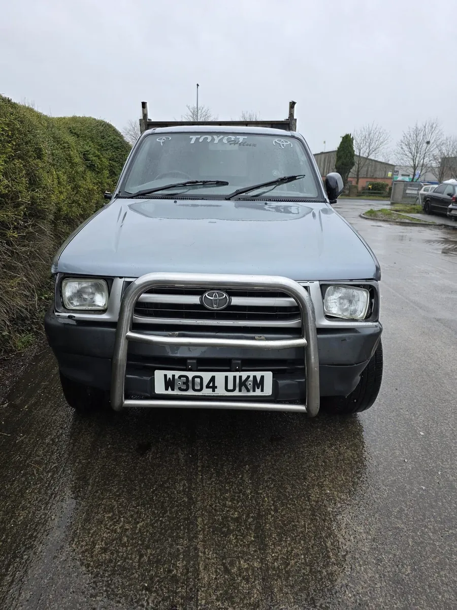 Toyota Hilux 1998 2.4 Diesel - Image 1