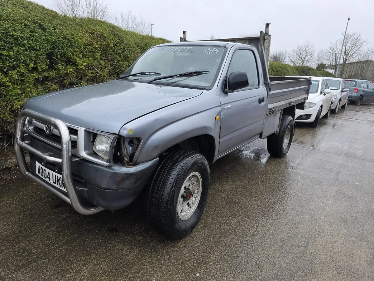 Toyota Hilux 1998 2.4 Diesel - Image 2