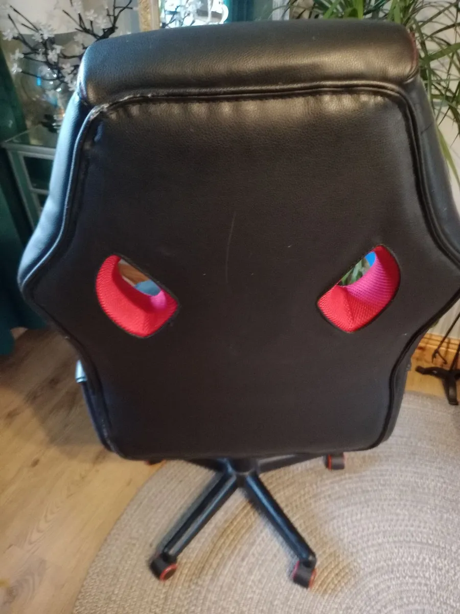 Game Armchair - Image 2