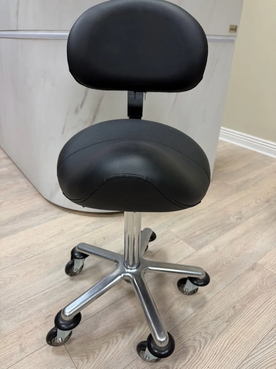 SM Darcy Couch Black never used - Image 4