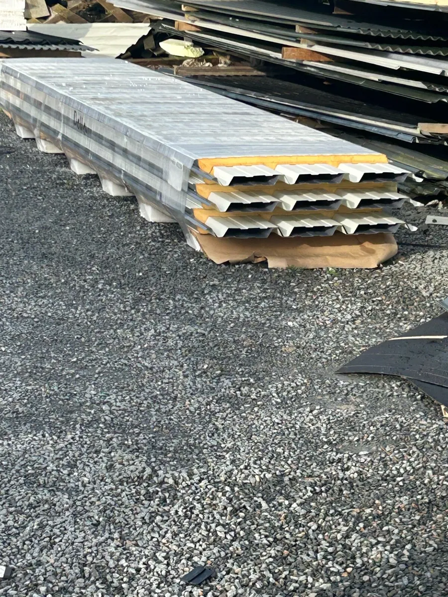 Insulated roof cladding - Image 1