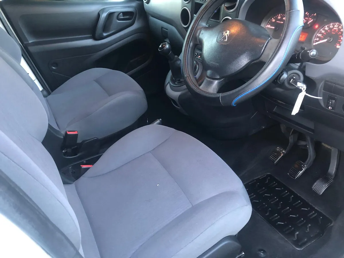 PEUGEOT PARTNER LIKE NEW GOOD SERVICE HISTORY - Image 2