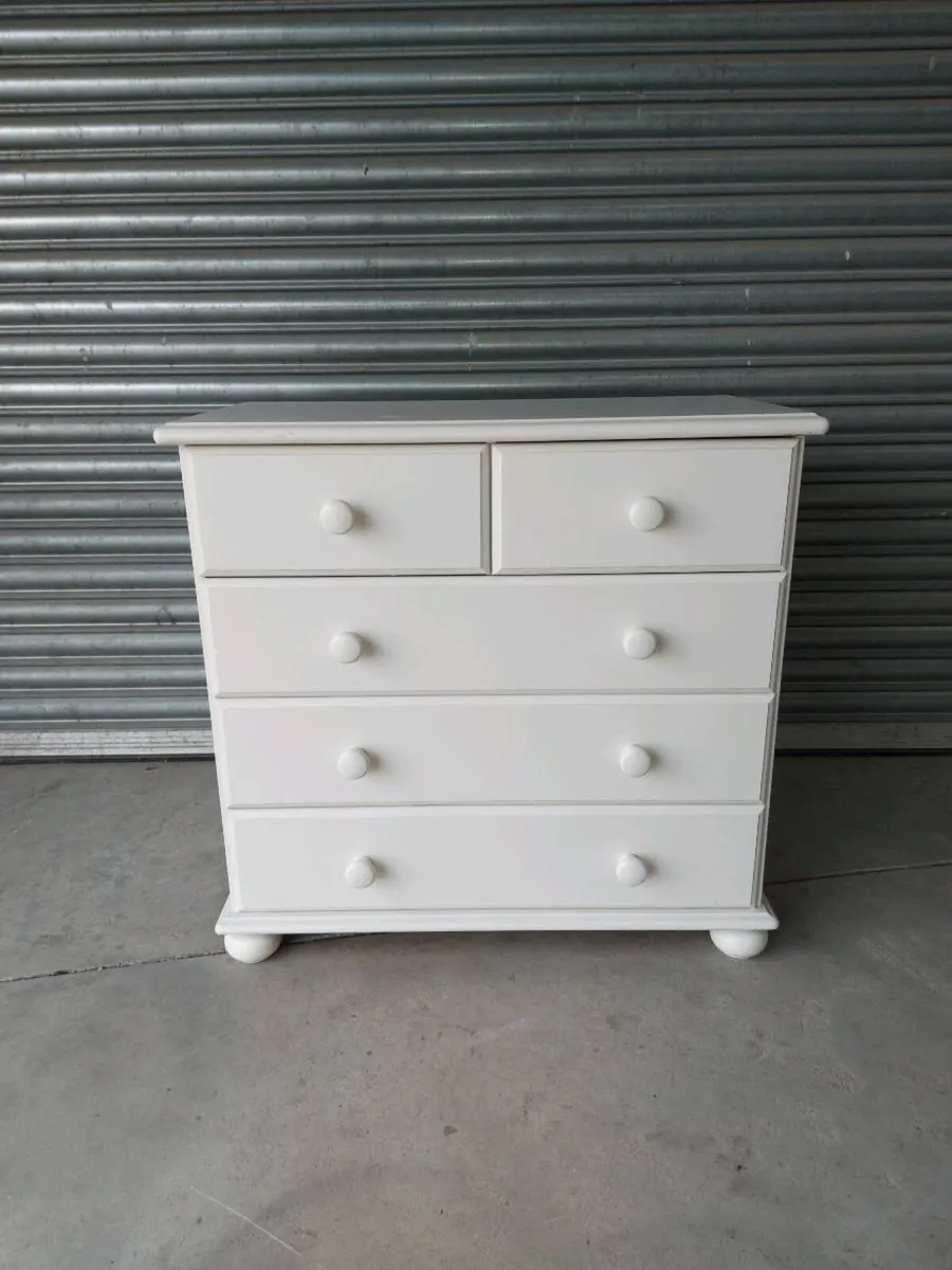 Chest of drawers - Image 1