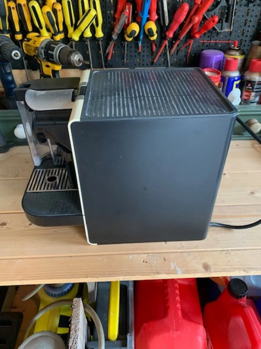 De Longhi Nesprsso Coffee Machine - Image 3