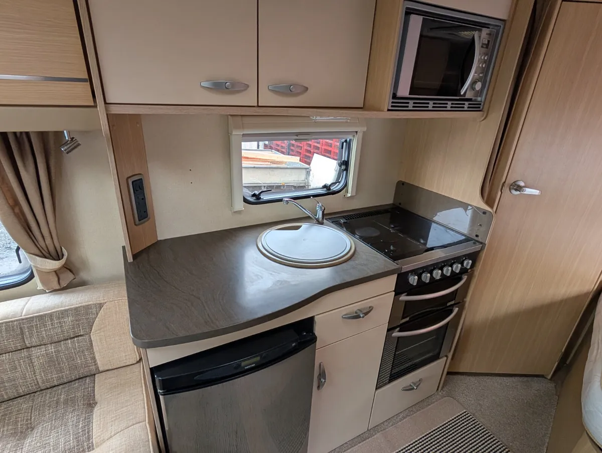 Fixed Bed Motorhome - Image 4