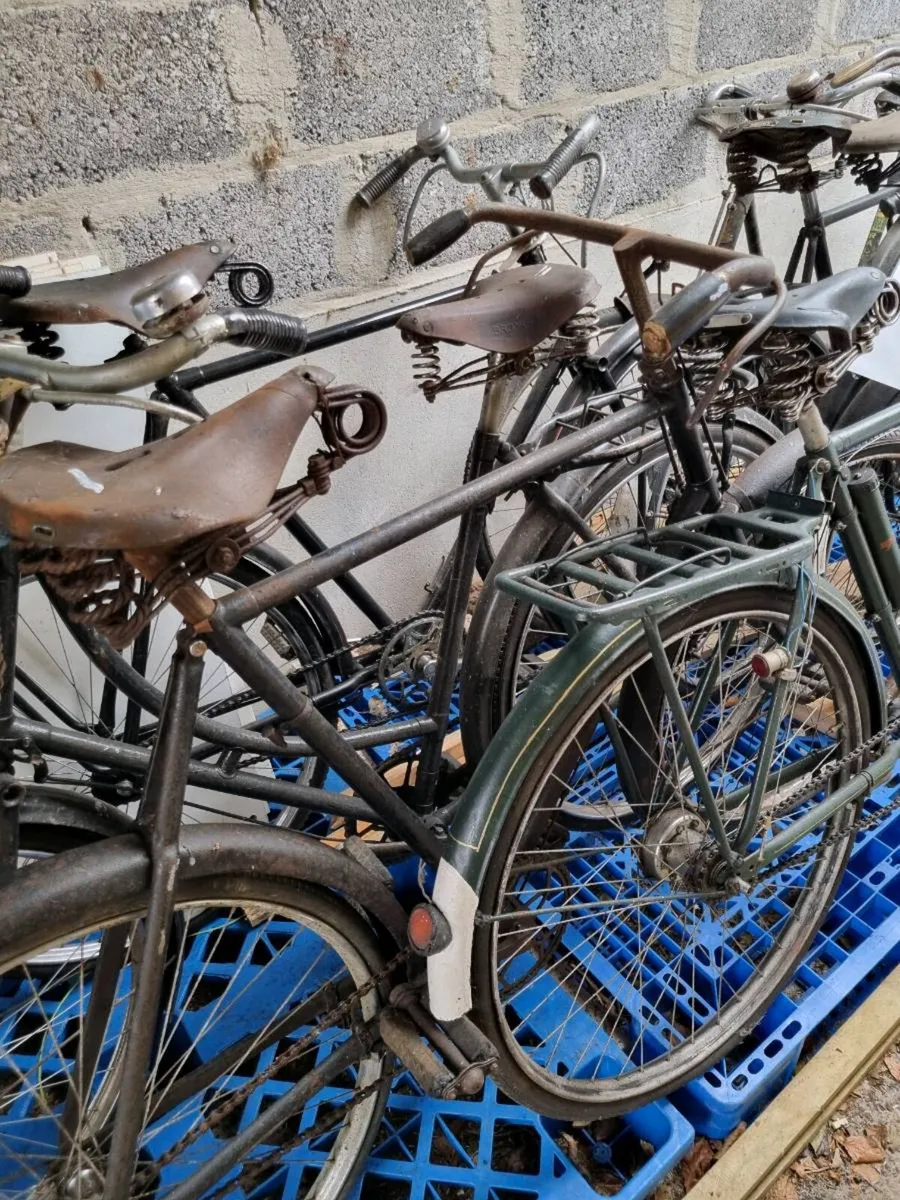 Selection off high nelly vintage bicycles/tricycle - Image 1