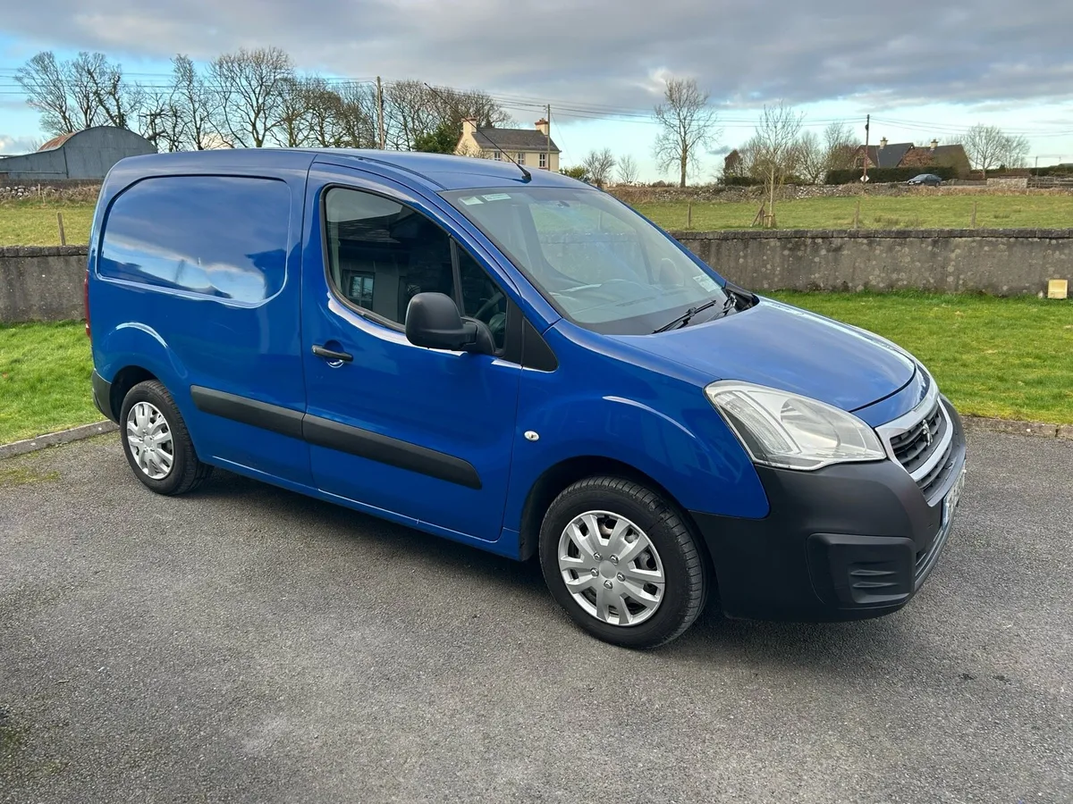 2018 Peugeot Partner Doe 02/27 3 seater - Image 2