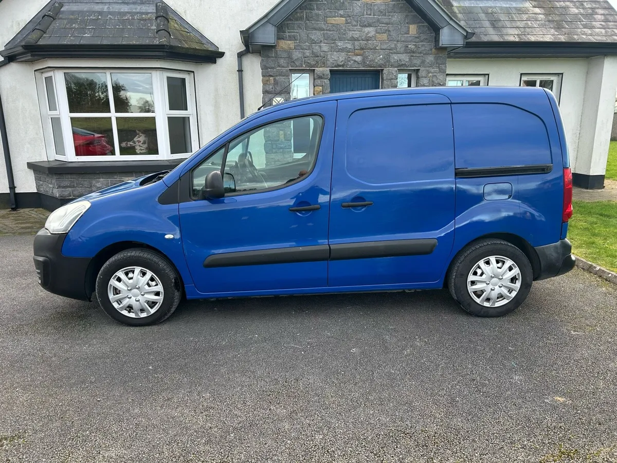 2018 Peugeot Partner Doe 02/27 3 seater - Image 4