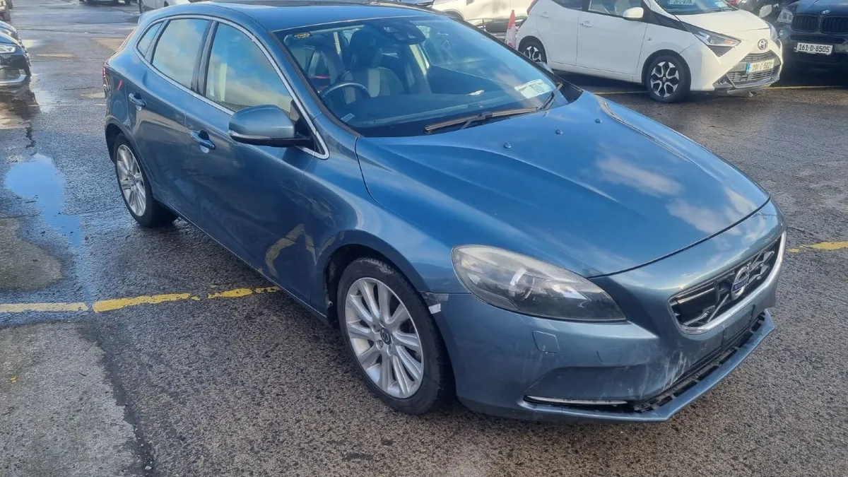 2014 Volvo V40 T4 1.6 petrol automatic start&drive - Image 1