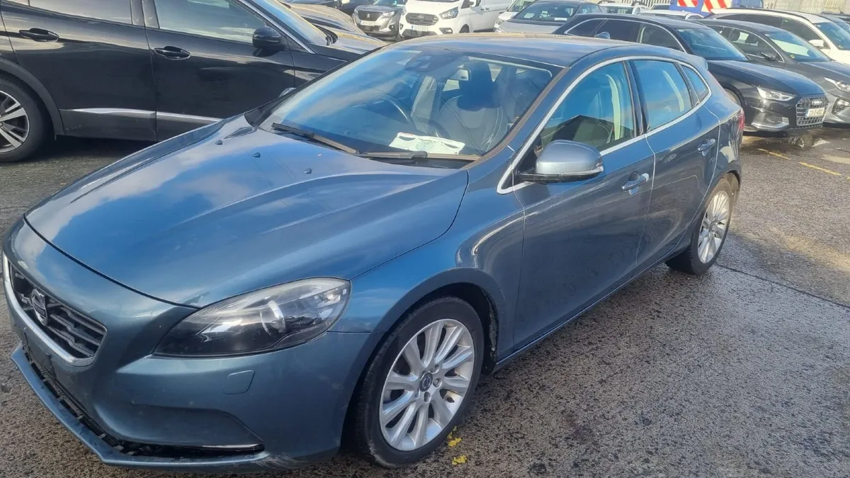 2014 Volvo V40 T4 1.6 petrol automatic start&drive - Image 2
