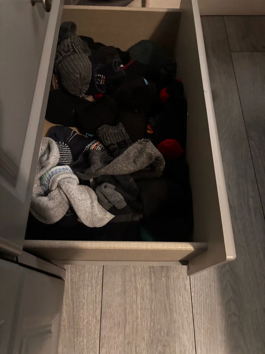 Chest of drawers - Image 2