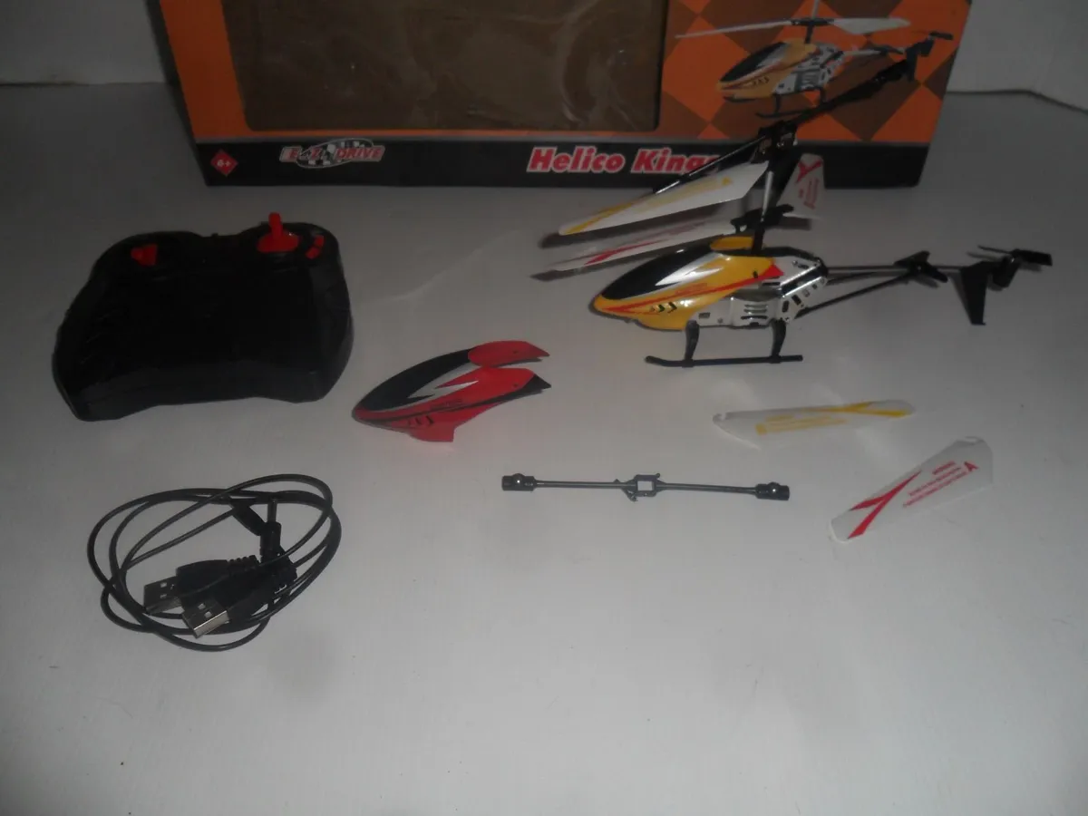 Remote controlled Helicopter - Image 1