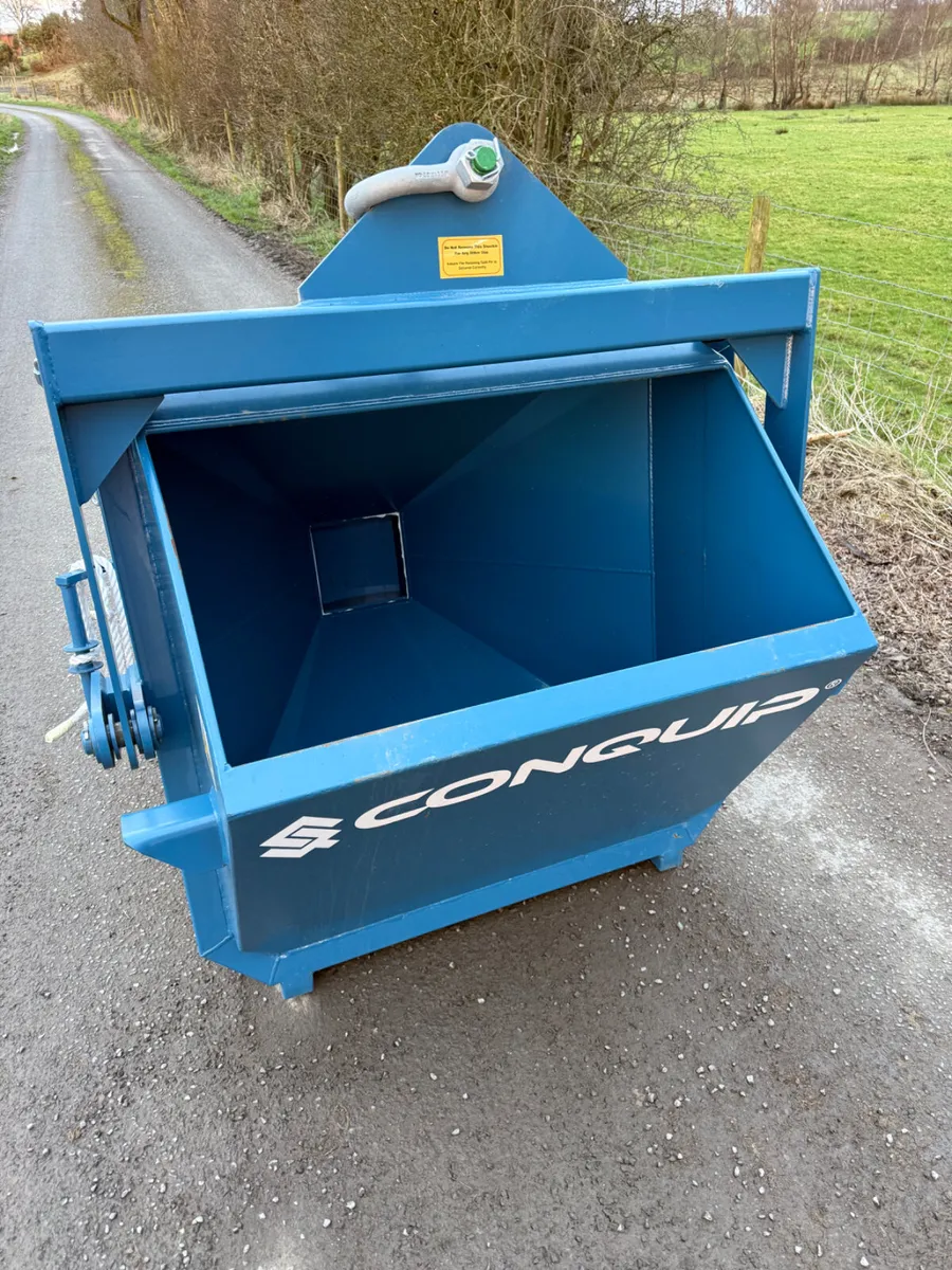 Concrete Skip (half metre) - Image 3