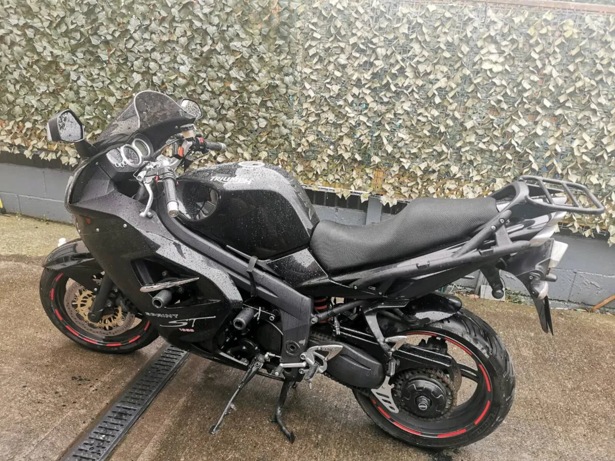 2010 Triumph sprint st 1050 - Image 4