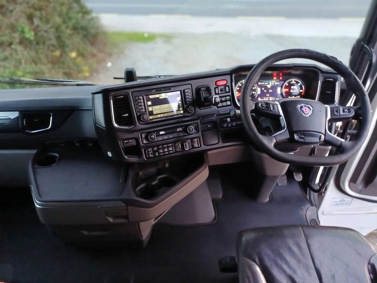 Scania S500 6x2 - Image 4